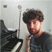 Sono un insegnante di Musica e Pianoforte, Laureato al Conservatorio di Latina Ottorino Respighi